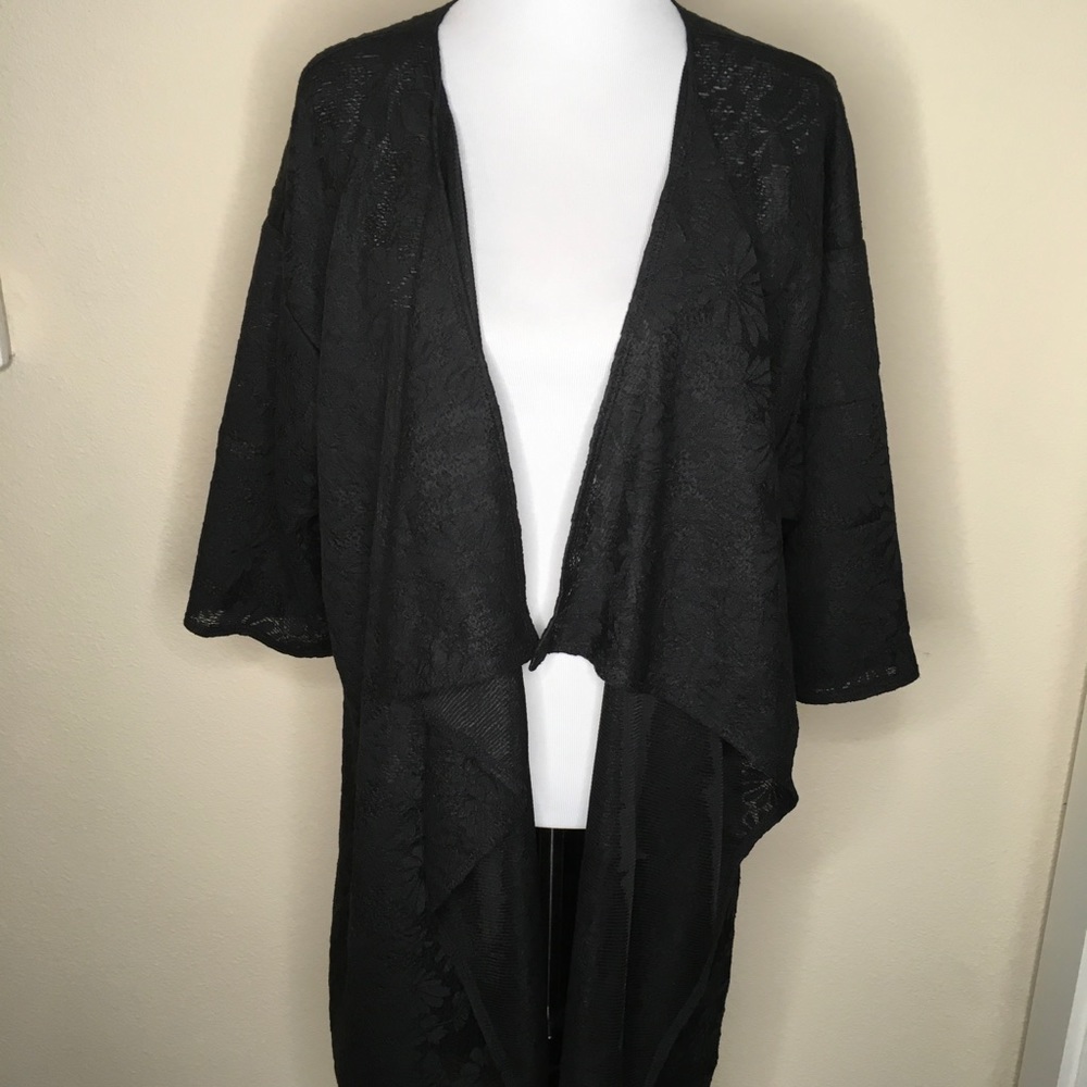 Black lace LuLaRoe Shirley size L